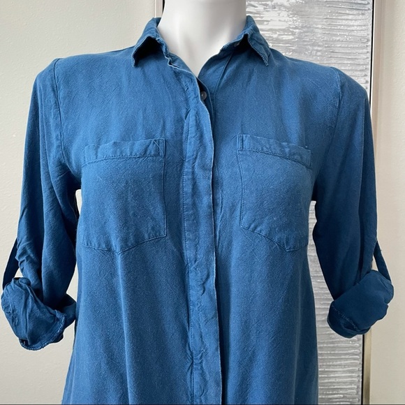 Style Envy Women’s Blue Button Down Shirt Size M - Picture 2 of 10